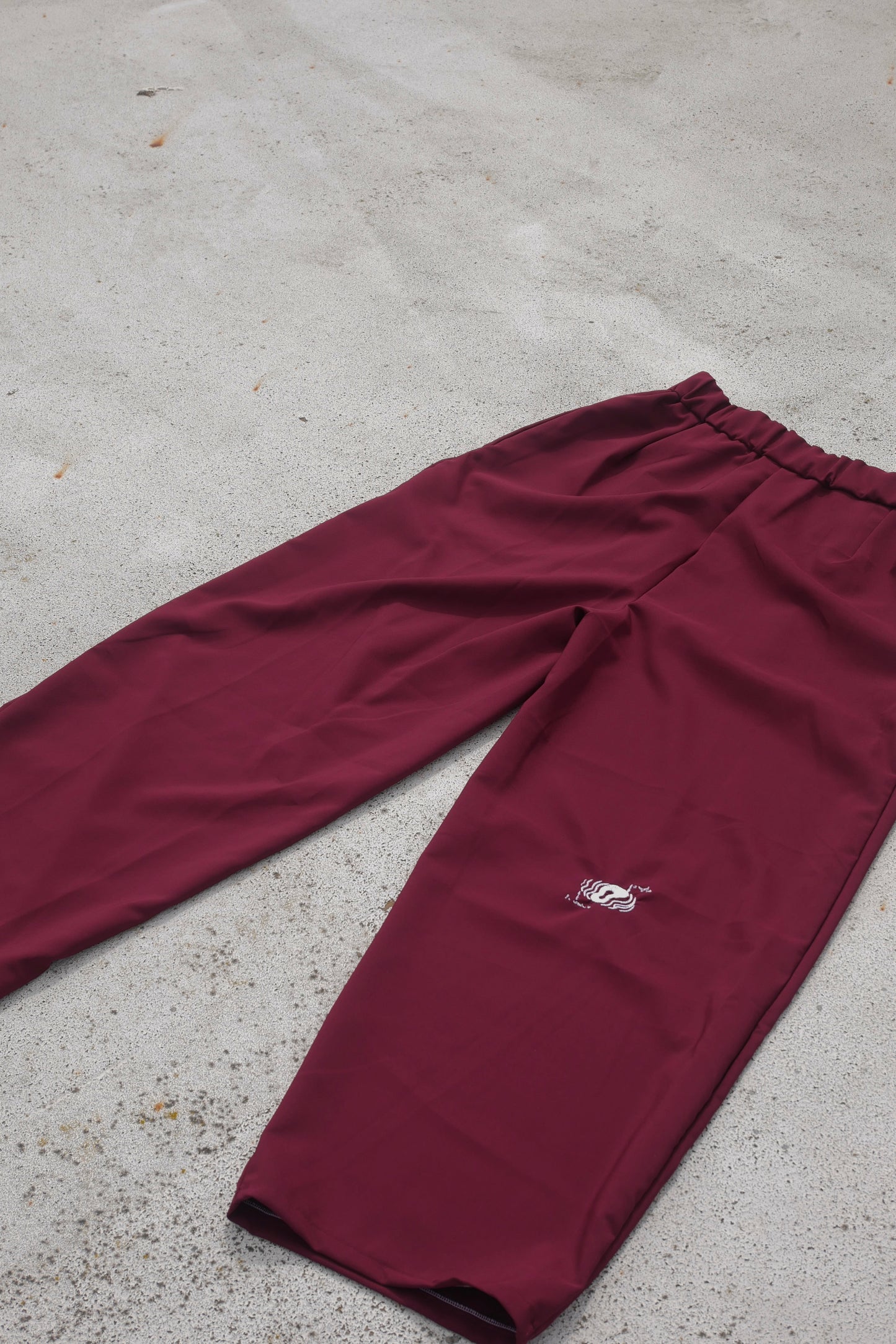 7• Pantalon Bordeaux