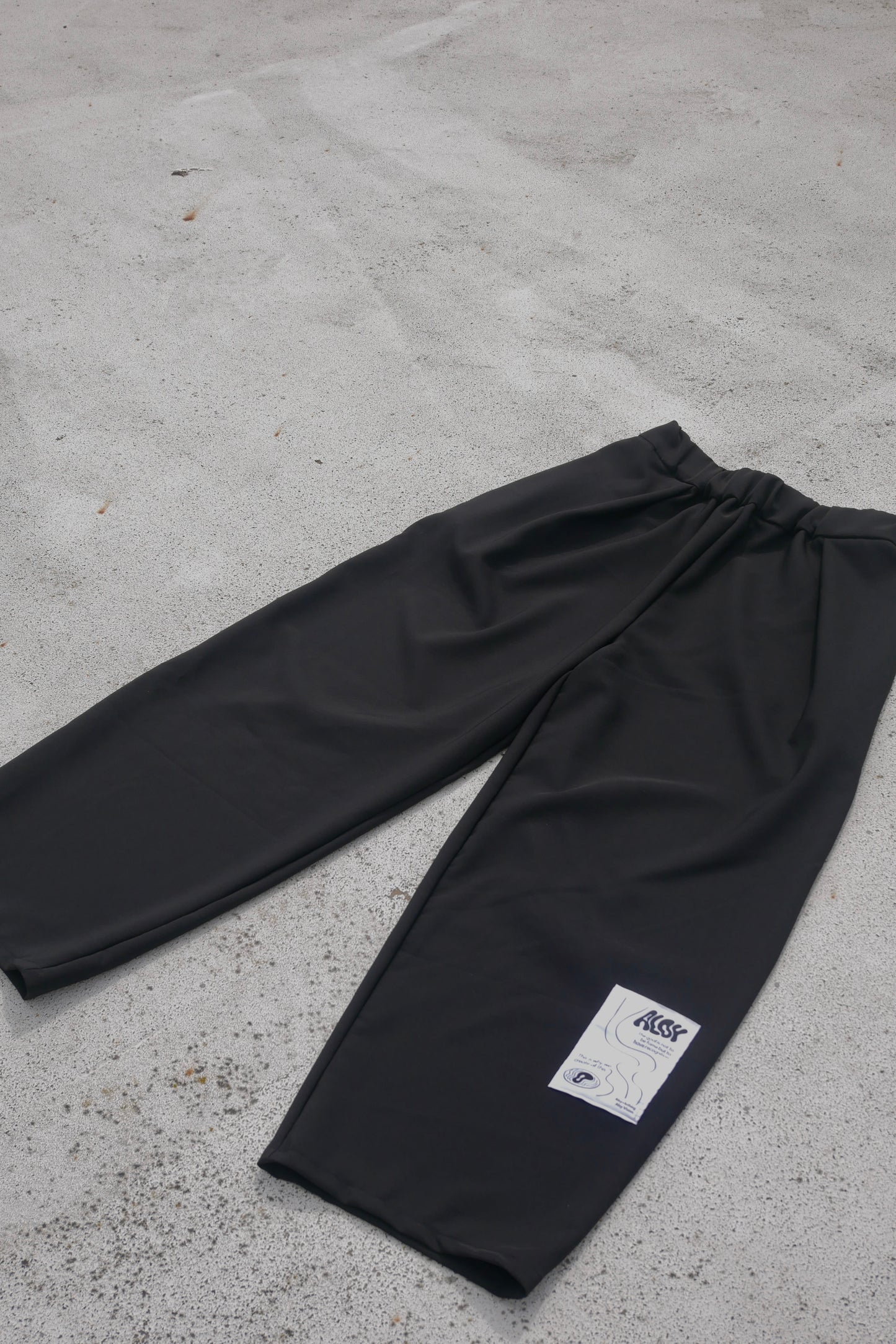 5• Pantalon Noir