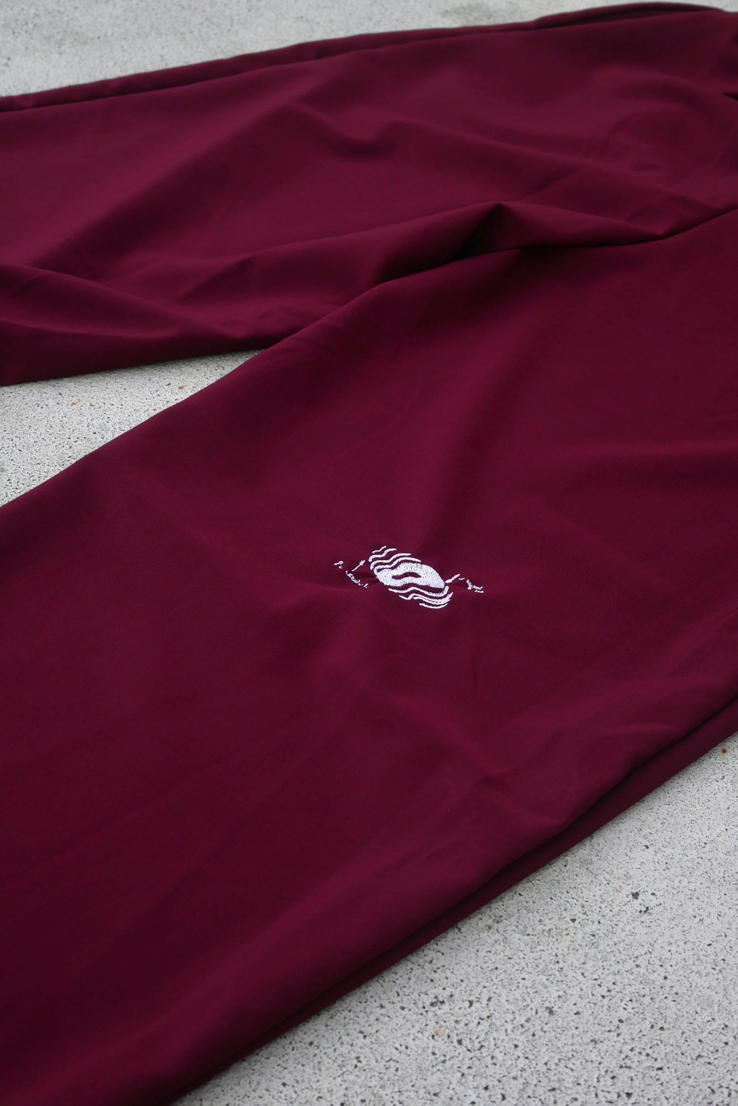 7• Pantalon Bordeaux