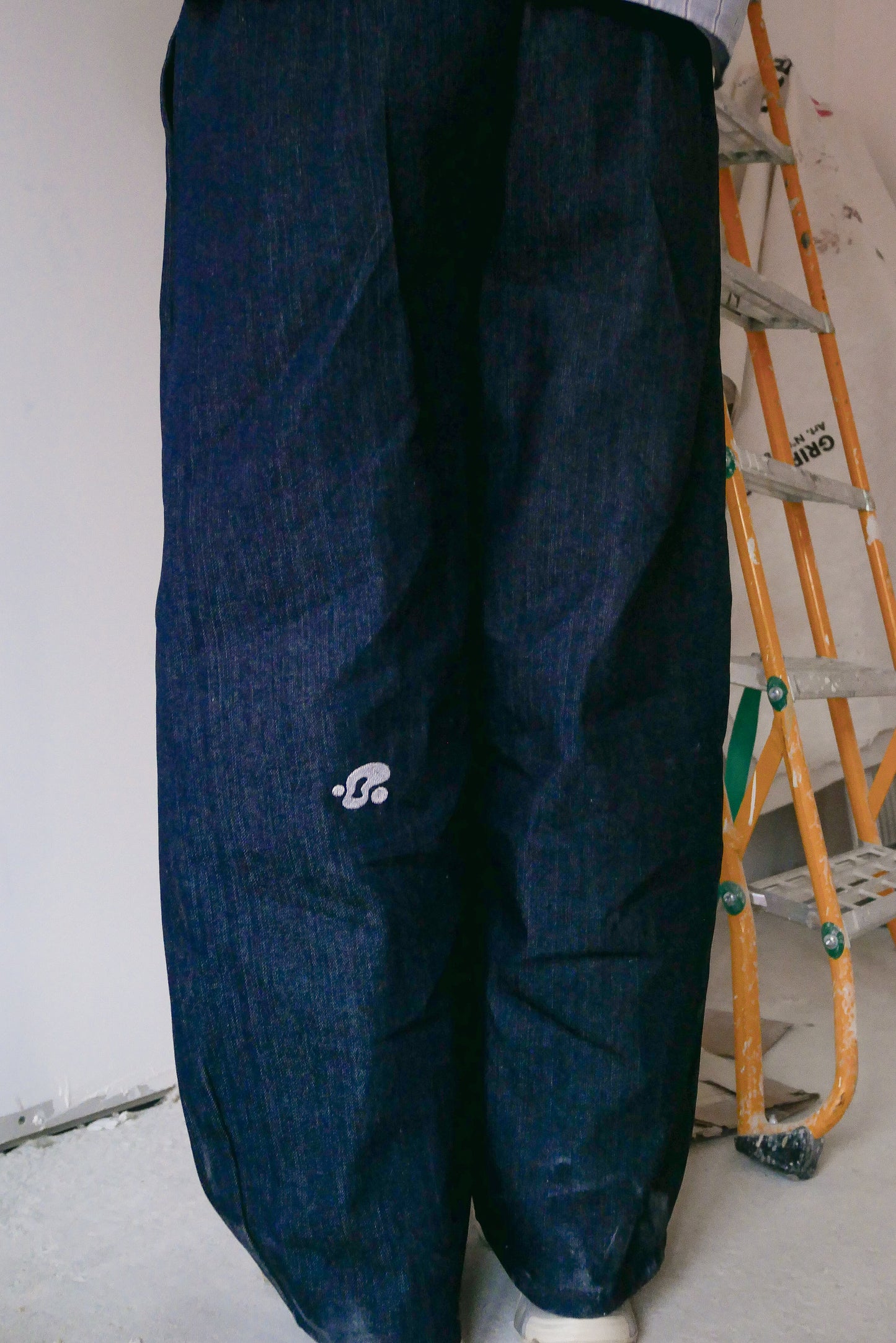4• Jean Brut Bleu