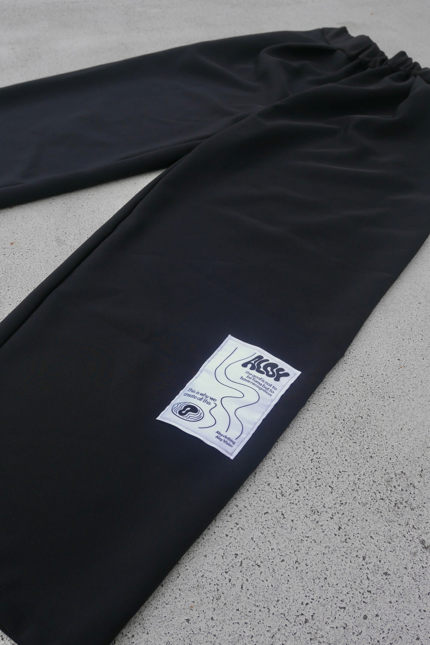 5• Pantalon Noir